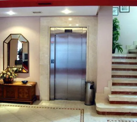Hotel Doña Nieves 3*